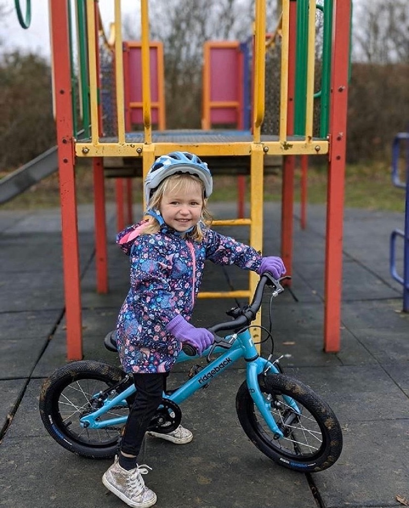 Ridgeback Dimension Pedal Bikes for Kids with Advanced Skills Tikes Bikes