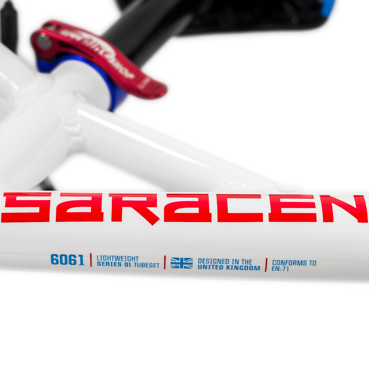 Saracen freewheel balance bike best sale